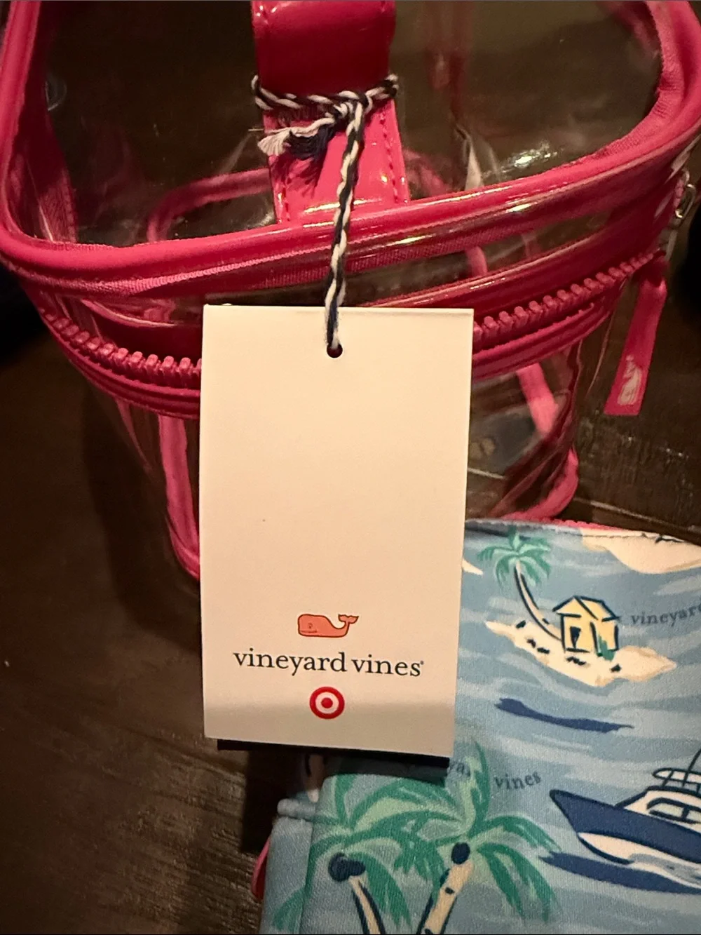 Vineyard Vines transparent travel
